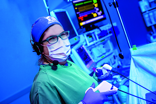 Dr. Elizabeth Malinzak in the OR